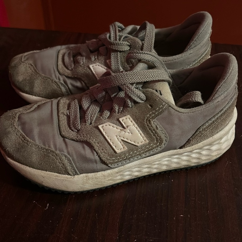 Boys tennis shoes